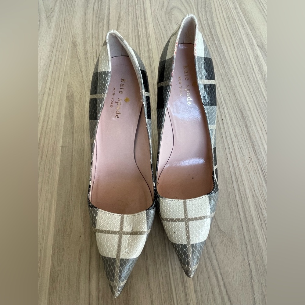 Kate Spade Elegant Black and Cream Heels
